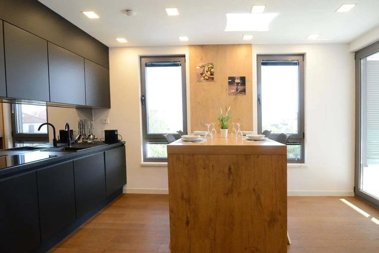 Novi Apartman Beti Blizu Plaze S Besplatnim Parkingom, Puntamika - Zadar Apartment