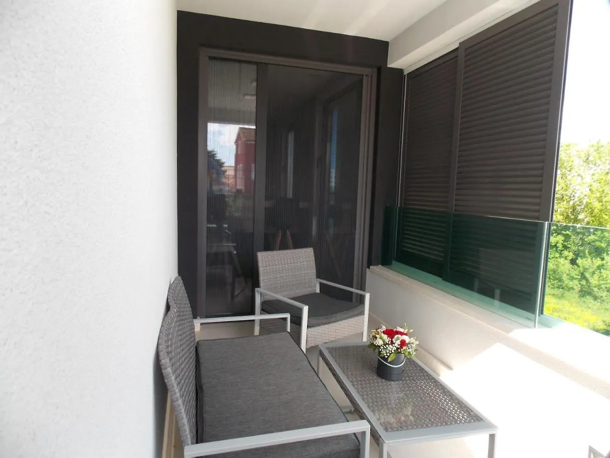 Novi Apartman Beti Blizu Plaze S Besplatnim Parkingom, Puntamika - Zadar Apartment
